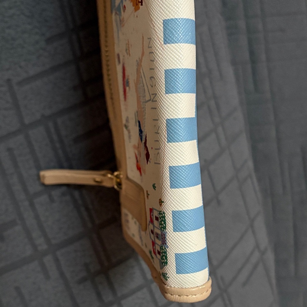 Spartina 449 Blue Map Print Zip Wallet with Tan Trim - Picture 4 of 5